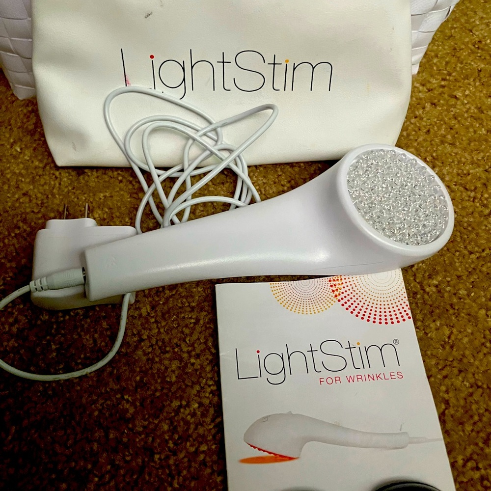 LightStim Wrinkles Skincare Tool